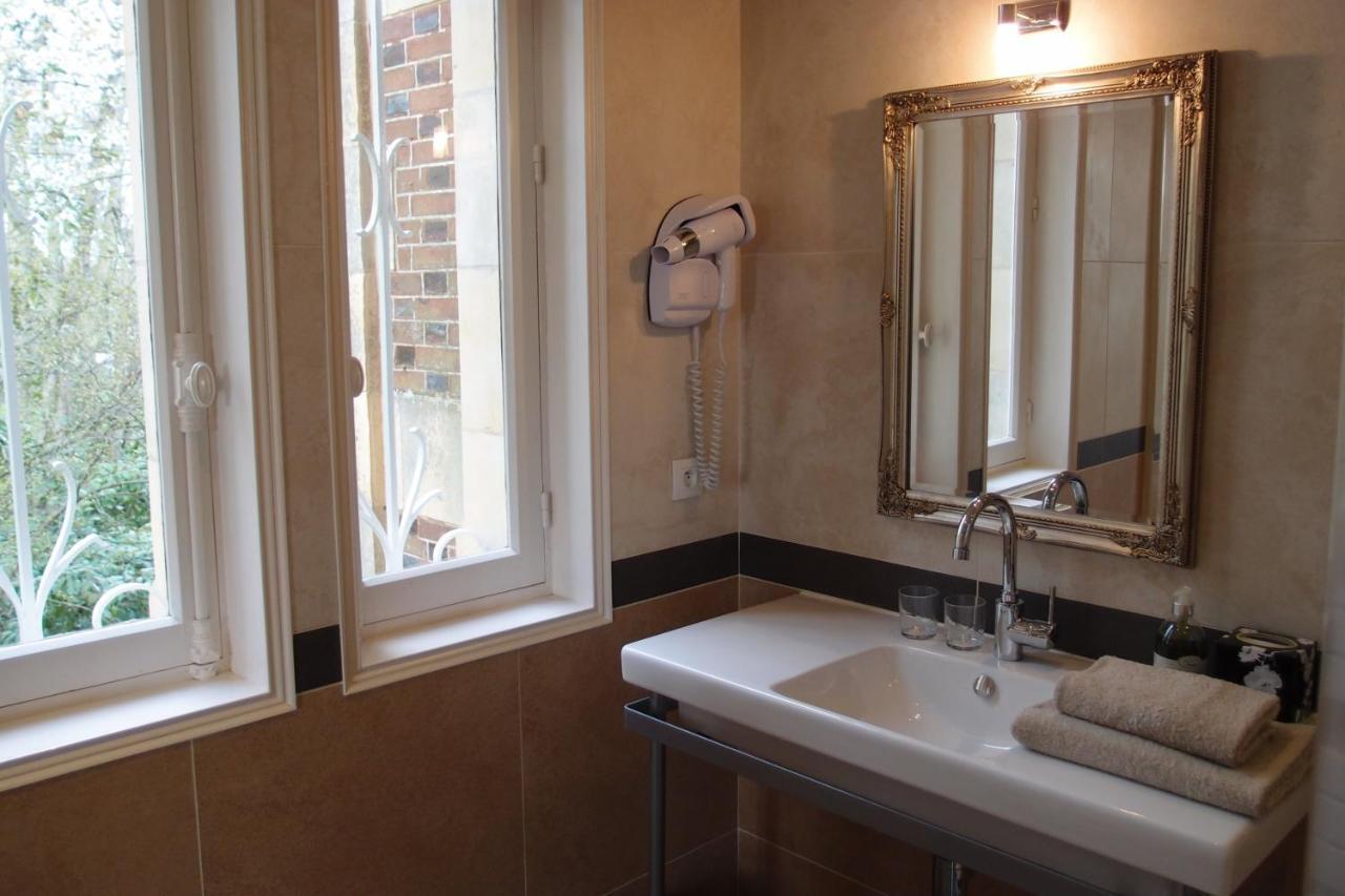Chateau De Launay Mery-Corbon Room photo