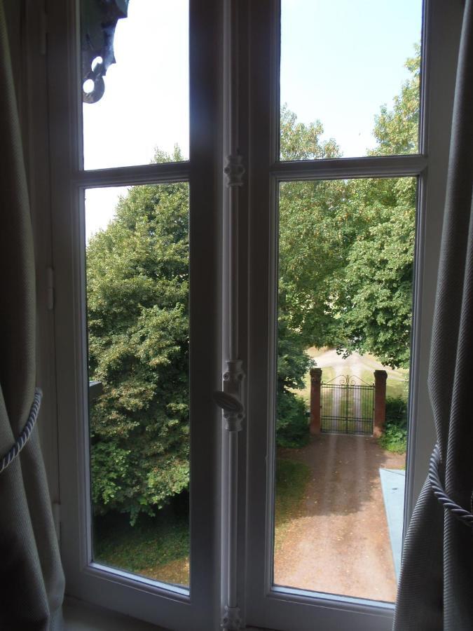 Chateau De Launay Mery-Corbon Room photo